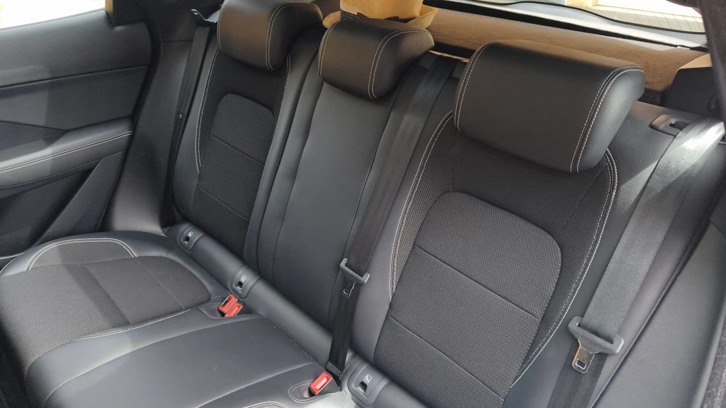 Jaguar E-PACE - Photo 9