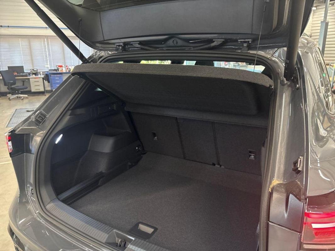 Volkswagen Tiguan - Photo 32