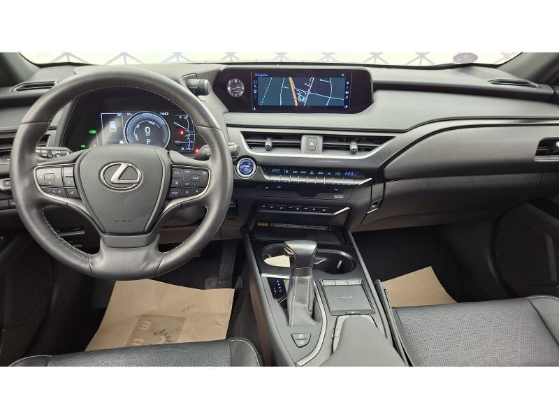 Lexus UX - Photo 11