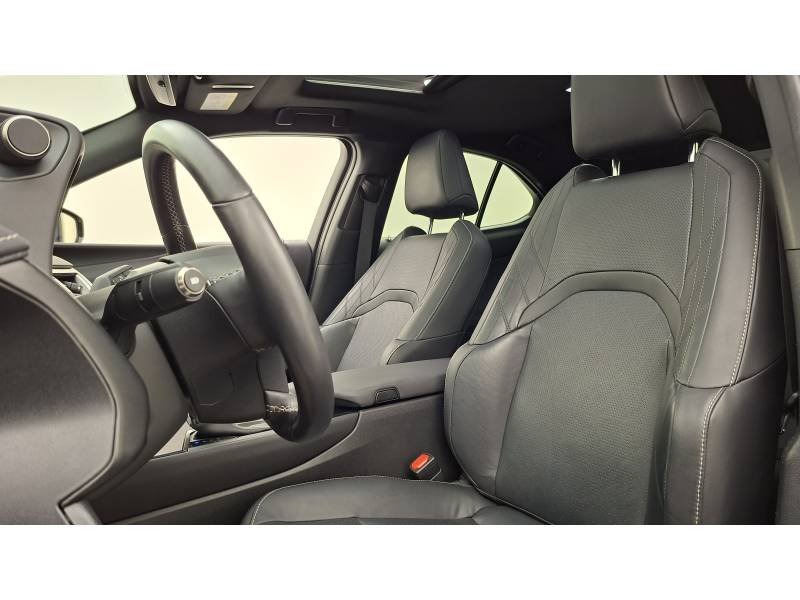 Lexus UX - Photo 35