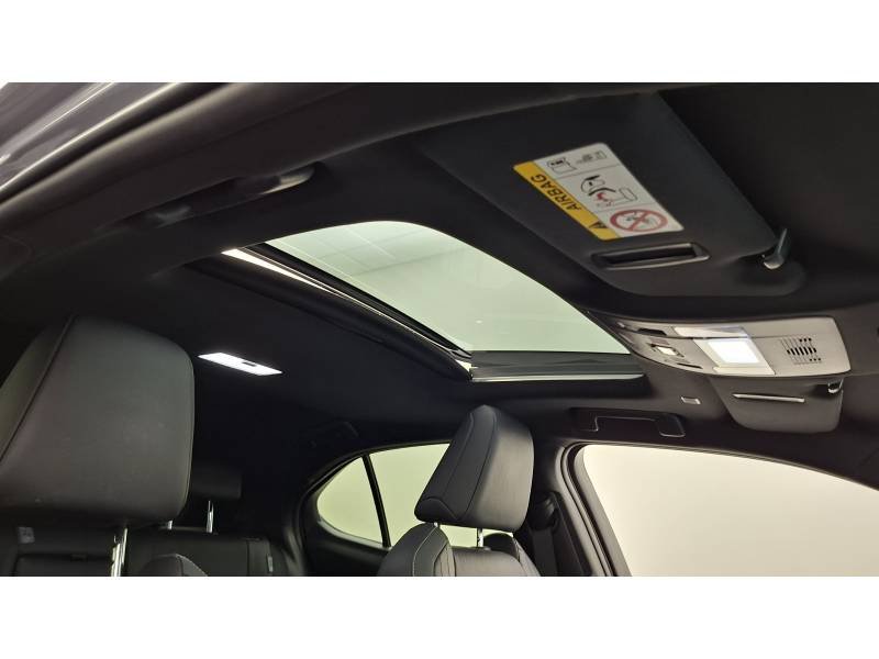 Lexus UX - Photo 47