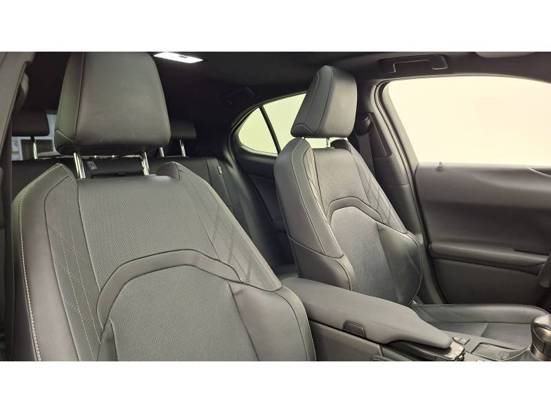 Lexus UX - Photo 48