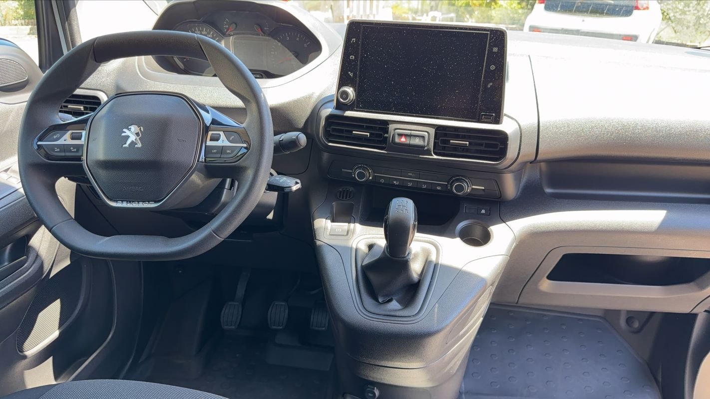 Peugeot Partner - Photo 11