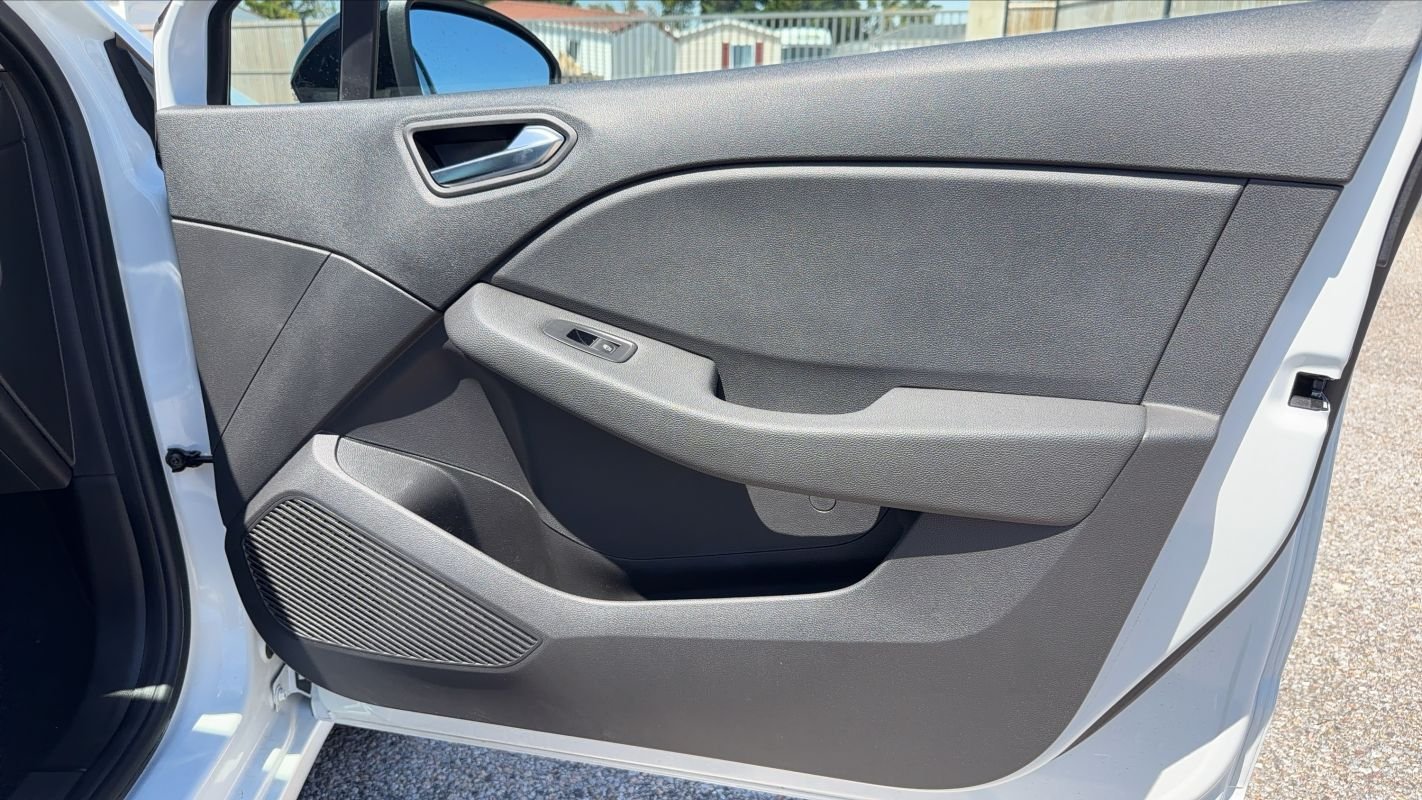 Renault Clio - Photo 24