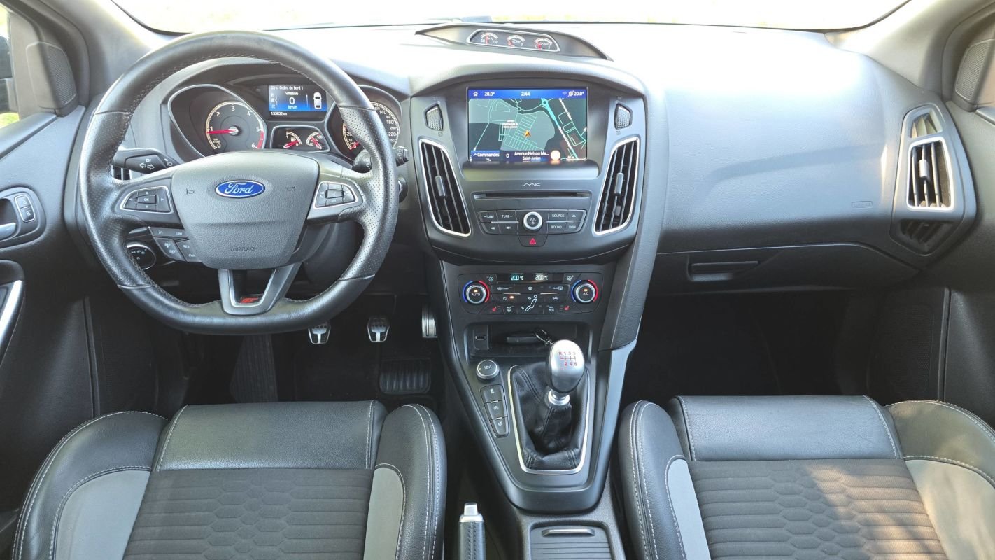 Ford Focus - Photo 11