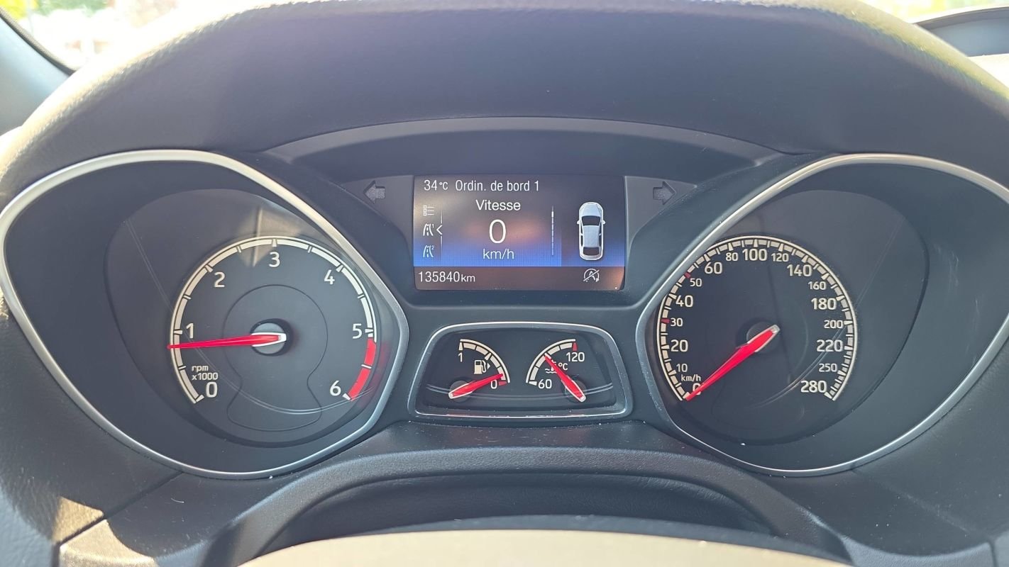 Ford Focus - Photo 12