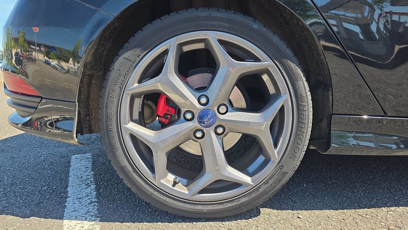Ford Focus - Photo 16