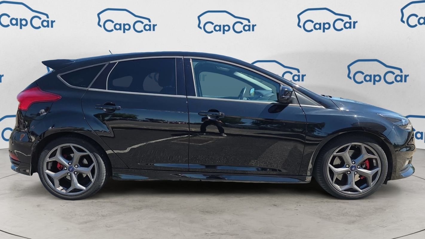 Ford Focus - Photo 4