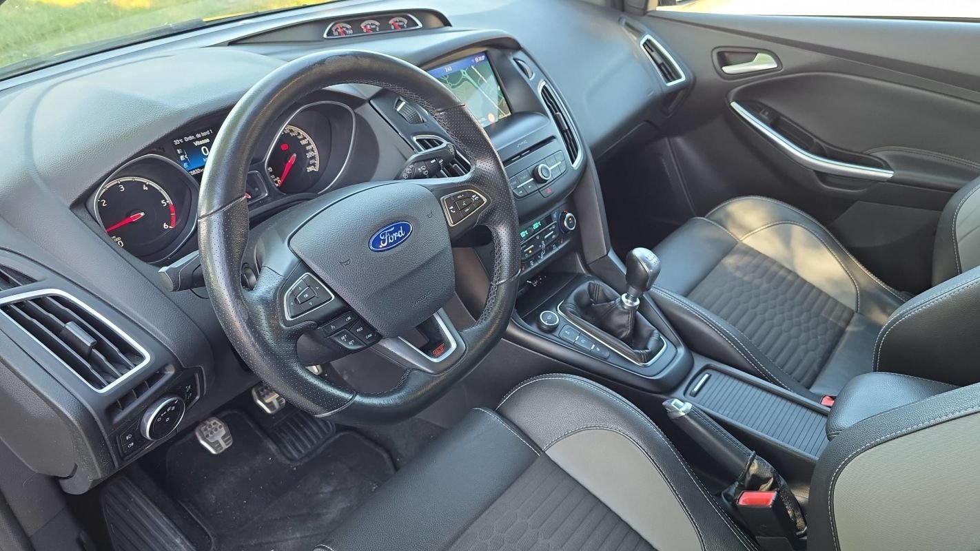 Ford Focus - Photo 8