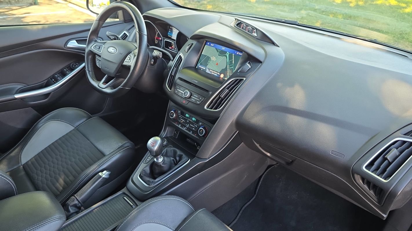 Ford Focus - Photo 10