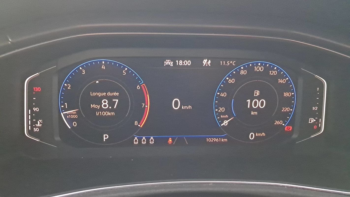 Volkswagen T-Roc - Photo 12