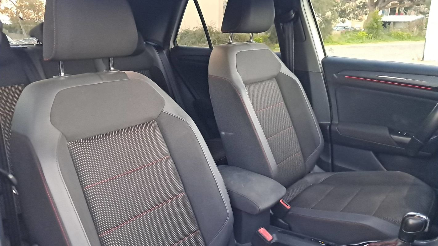 Volkswagen T-Roc - Photo 25