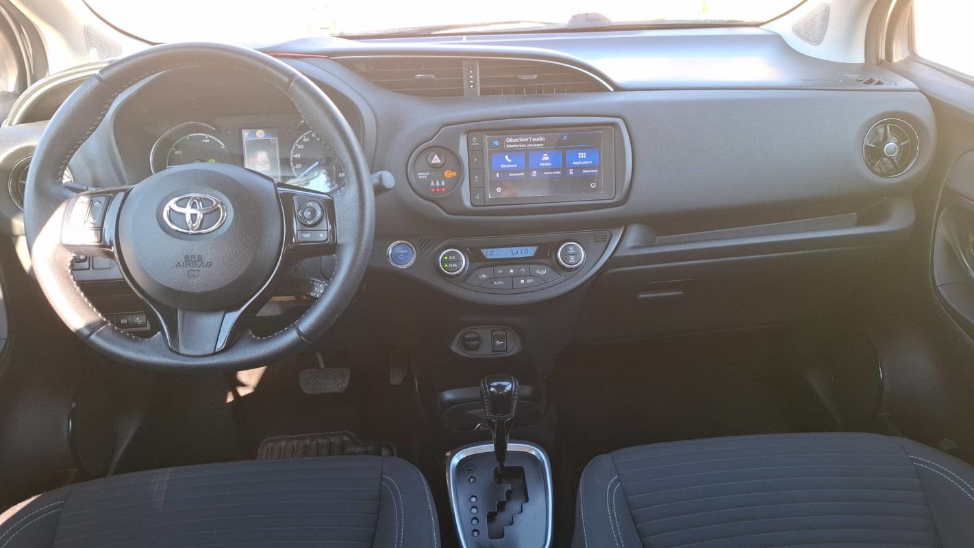 Toyota Yaris - Photo 11