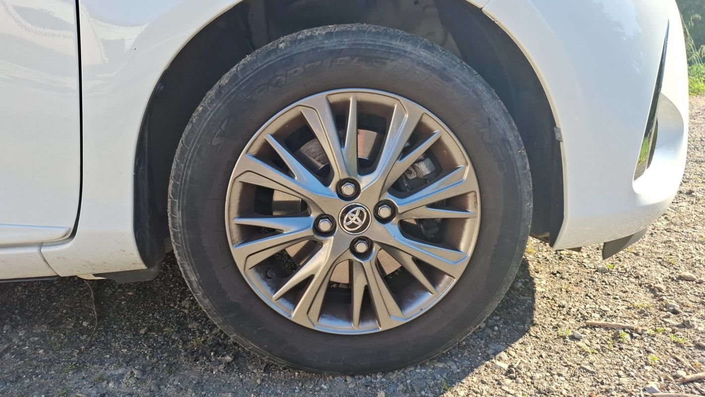 Toyota Yaris - Photo 17