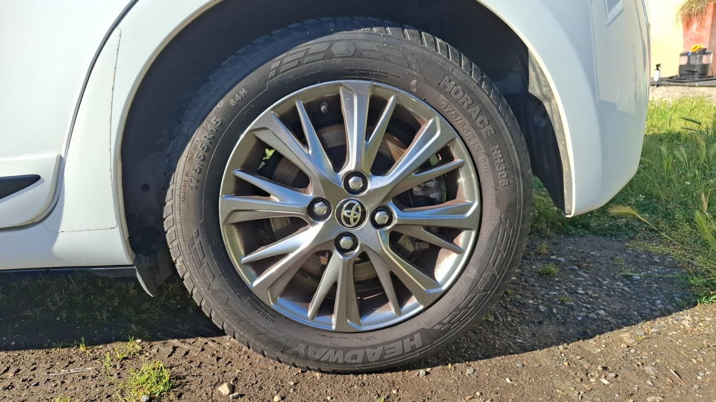 Toyota Yaris - Photo 19