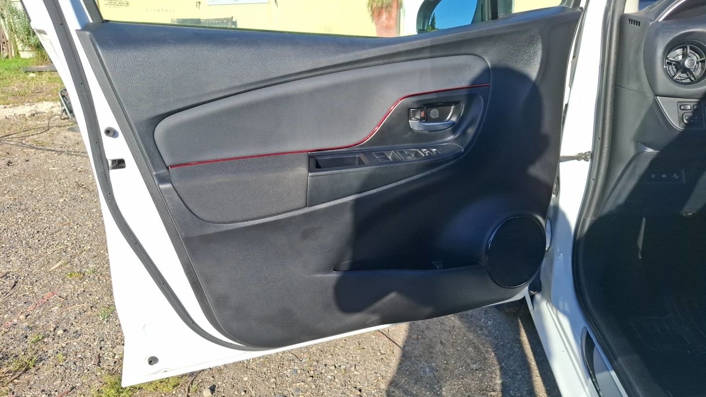Toyota Yaris - Photo 7