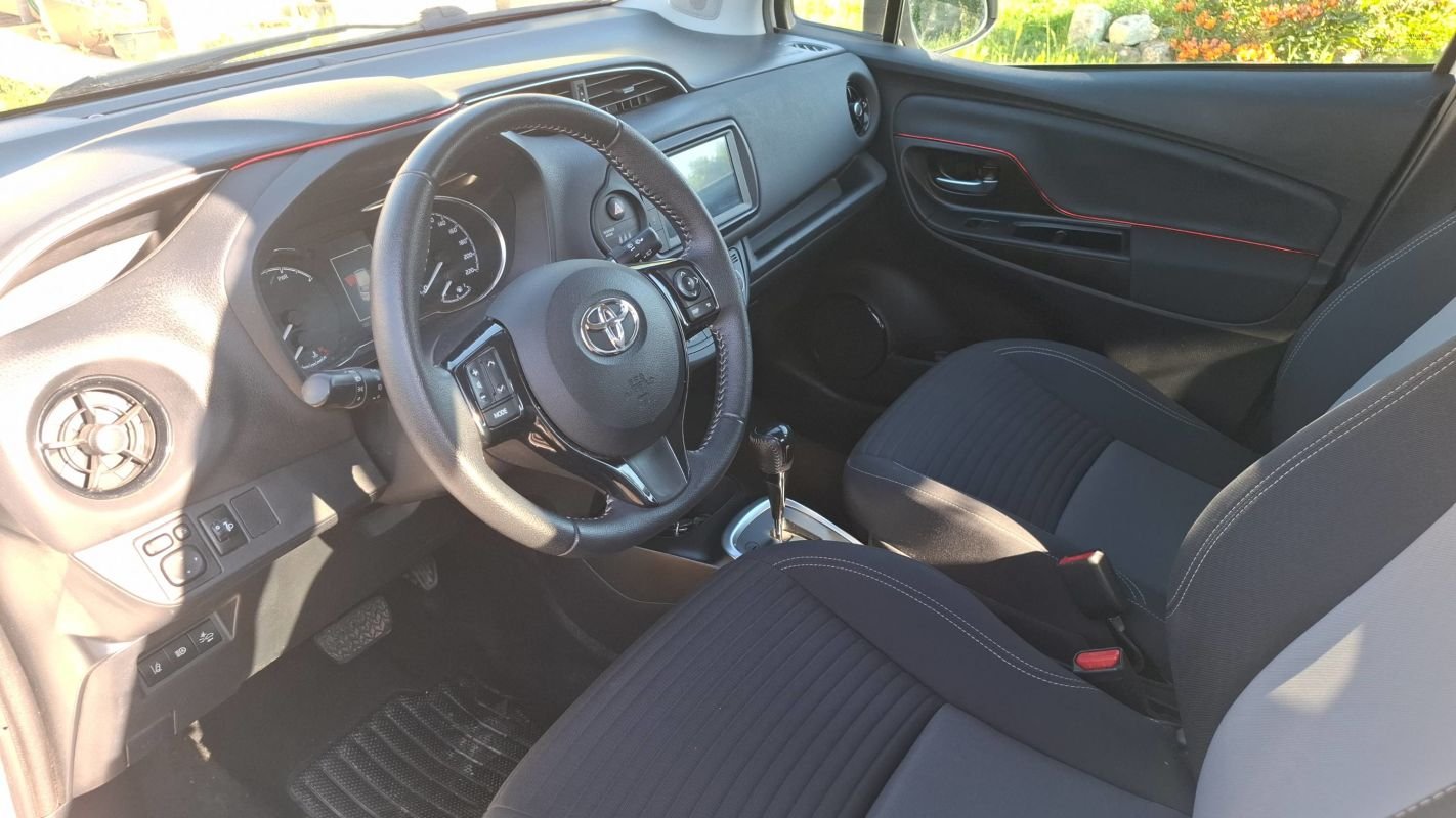 Toyota Yaris - Photo 8
