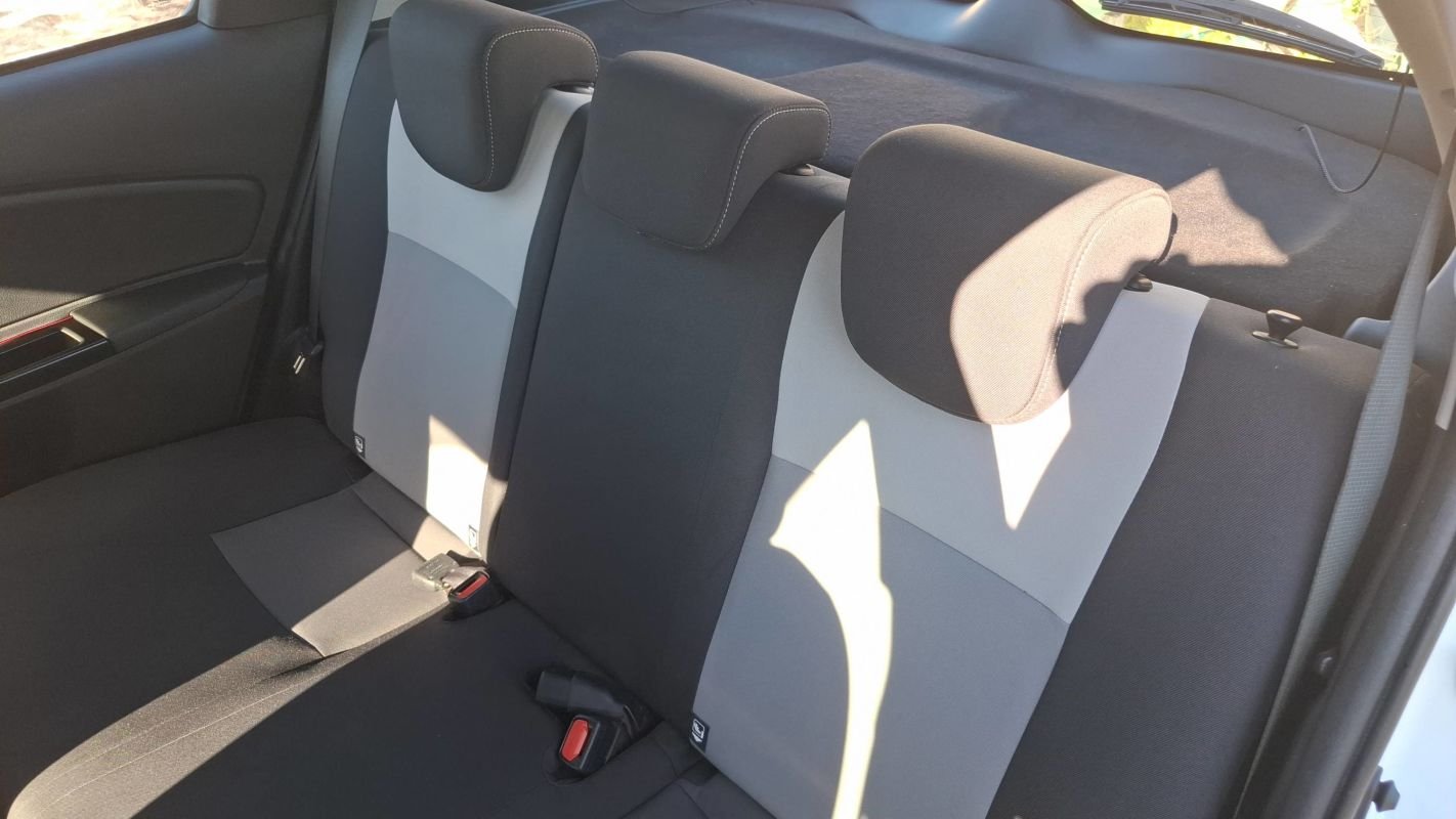 Toyota Yaris - Photo 9
