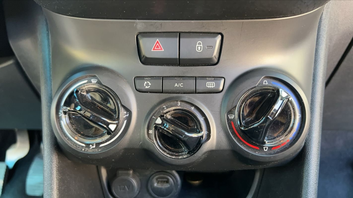 Peugeot 208 - Photo 13