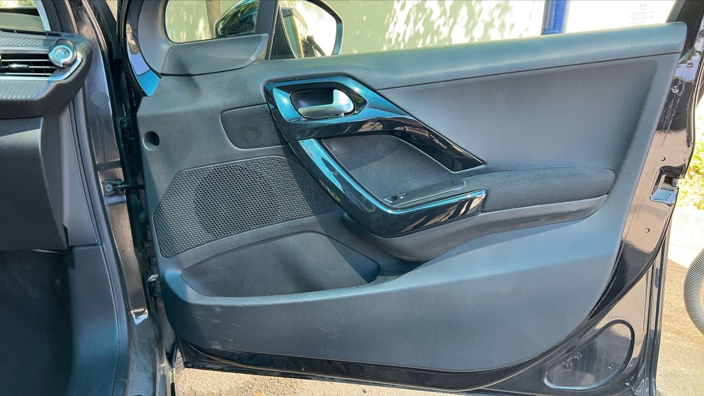 Peugeot 208 - Photo 23