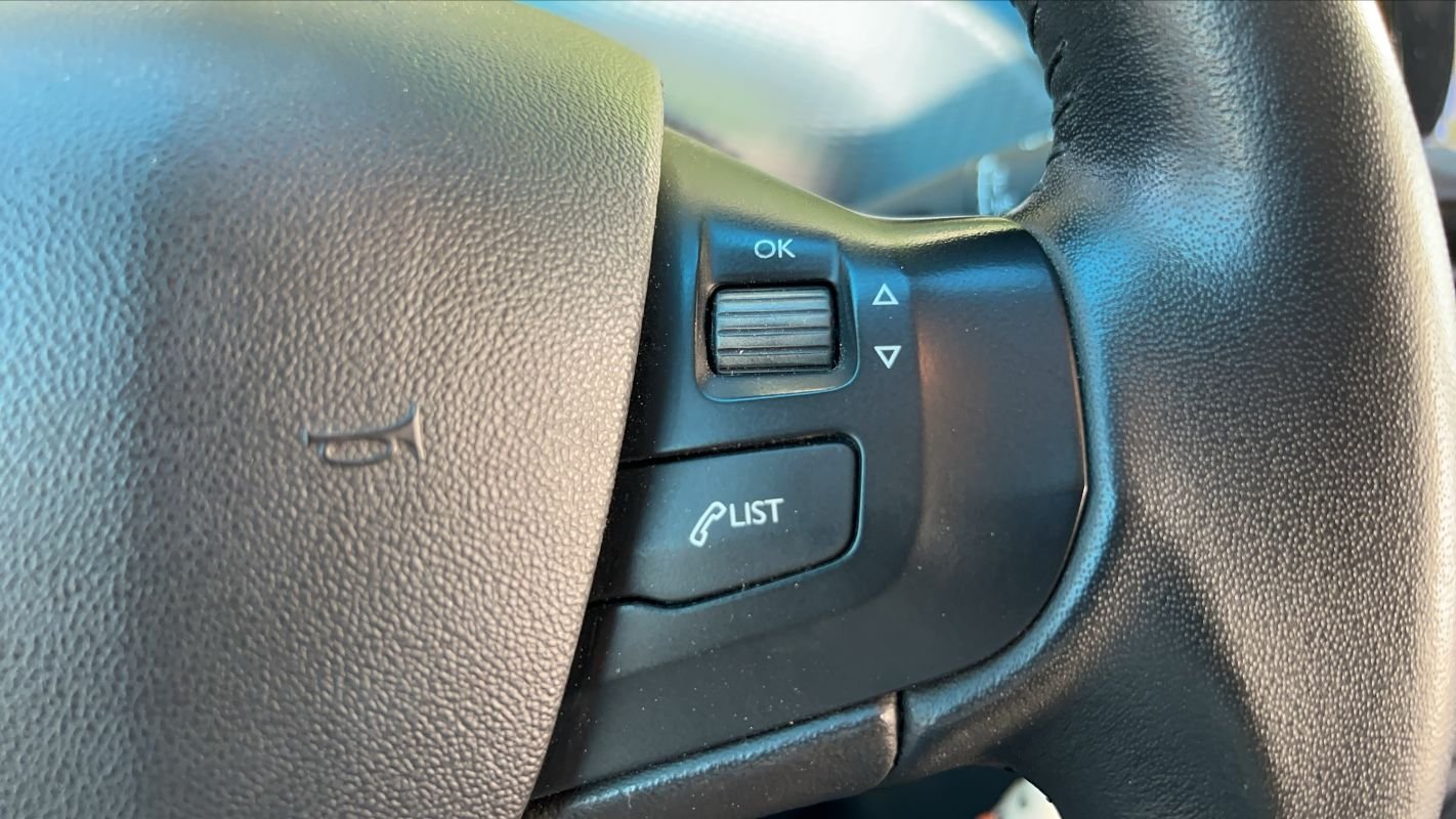 Peugeot 208 - Photo 28