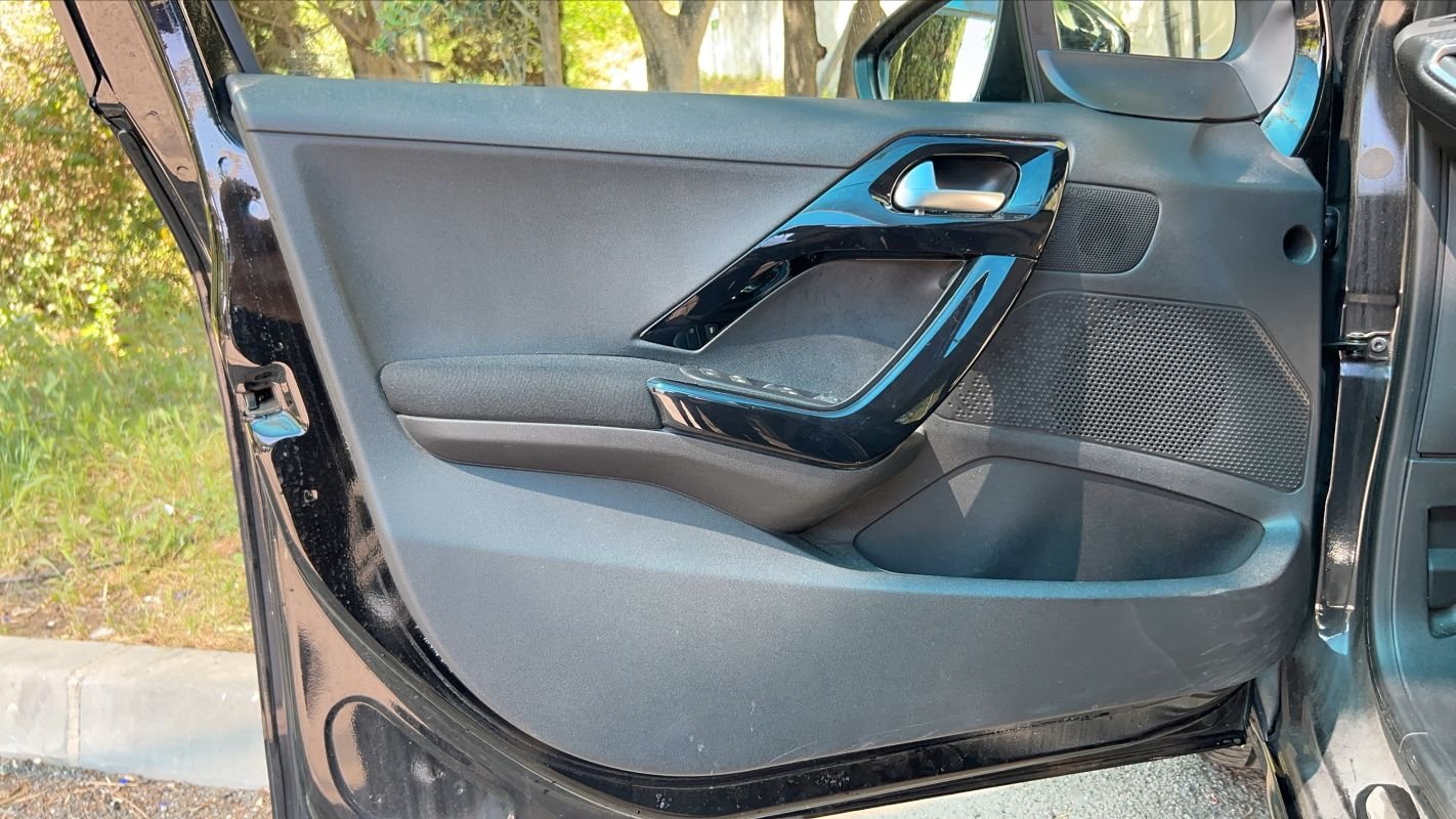 Peugeot 208 - Photo 7