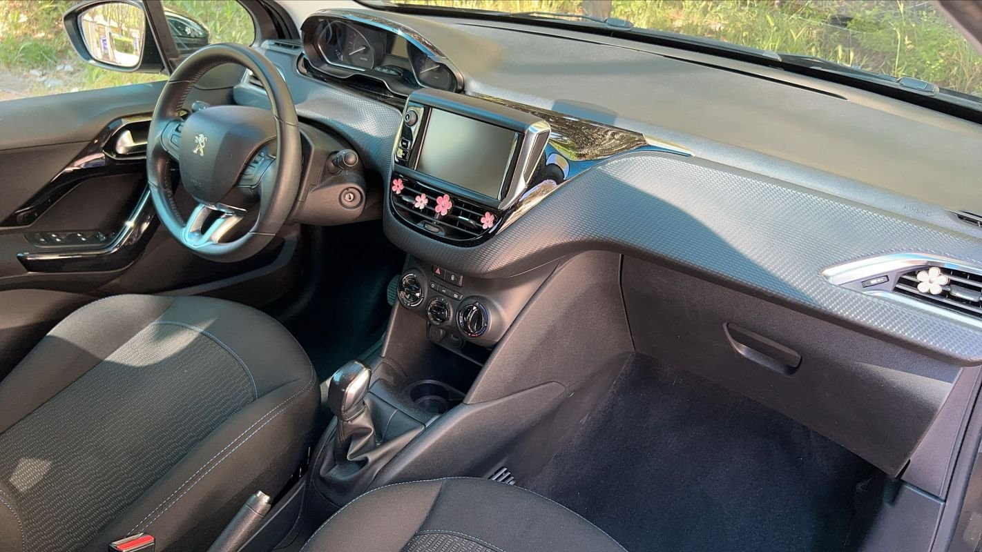 Peugeot 208 - Photo 10