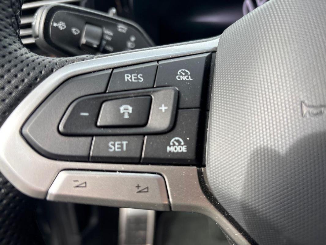 Volkswagen Tiguan - Photo 21