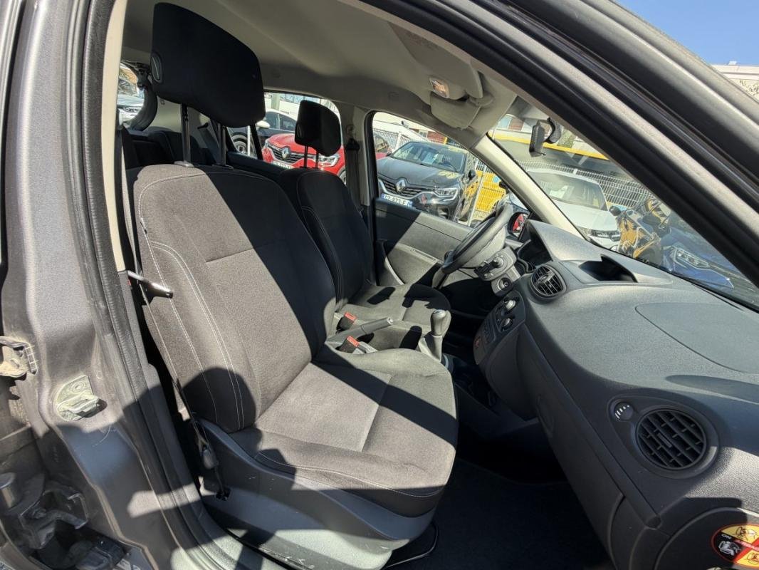 Renault Clio - Photo 17