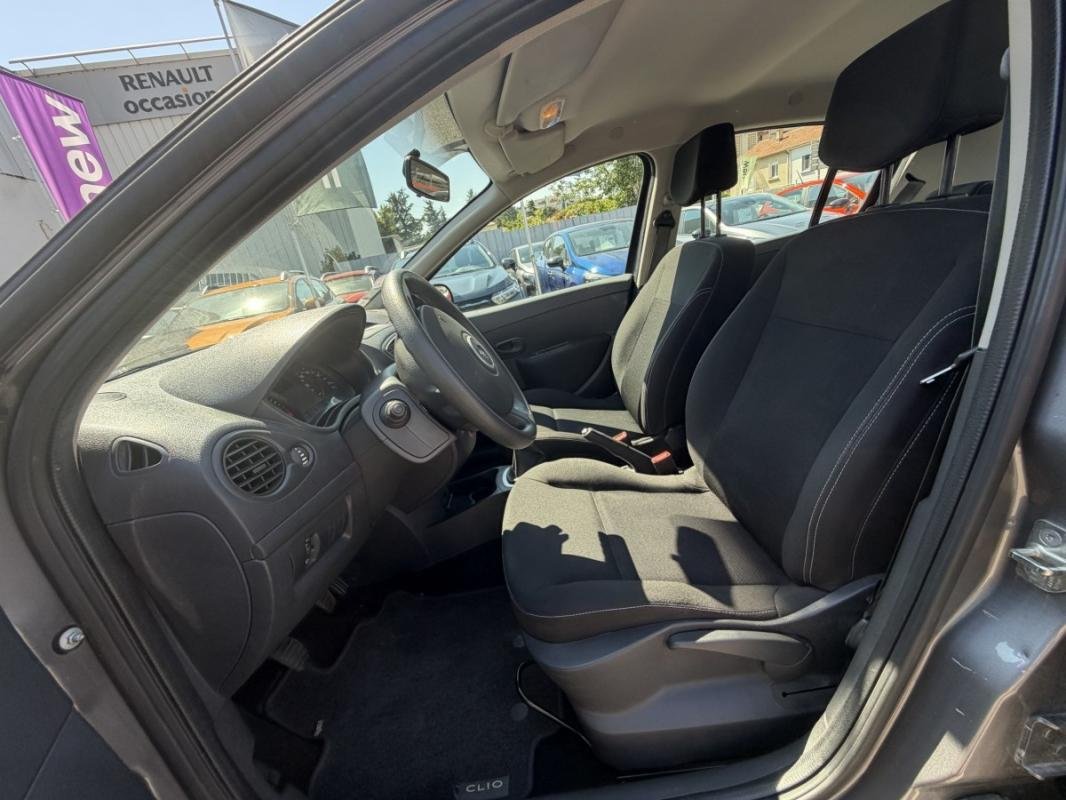 Renault Clio - Photo 18