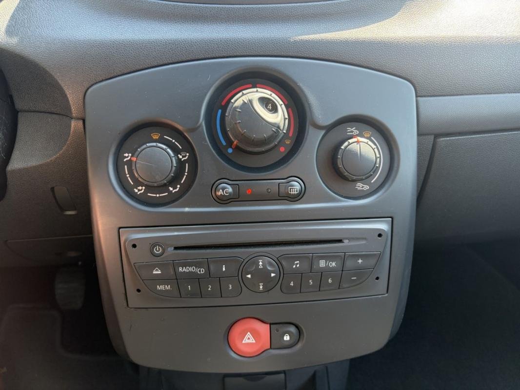 Renault Clio - Photo 26