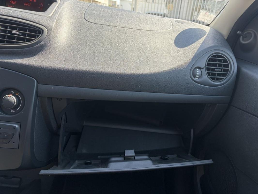 Renault Clio - Photo 30