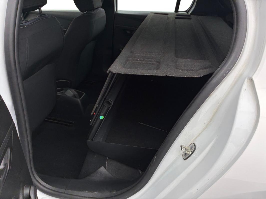 Peugeot 208 affaire - Photo 14