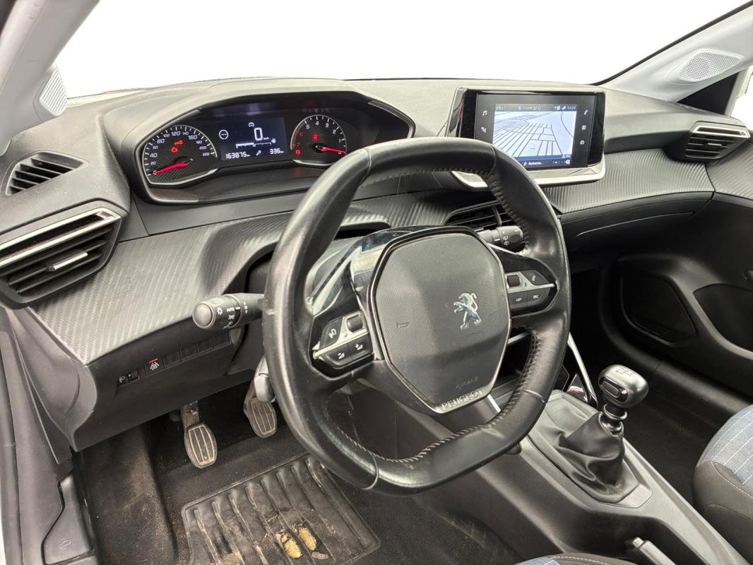 Peugeot 208 affaire - Photo 10