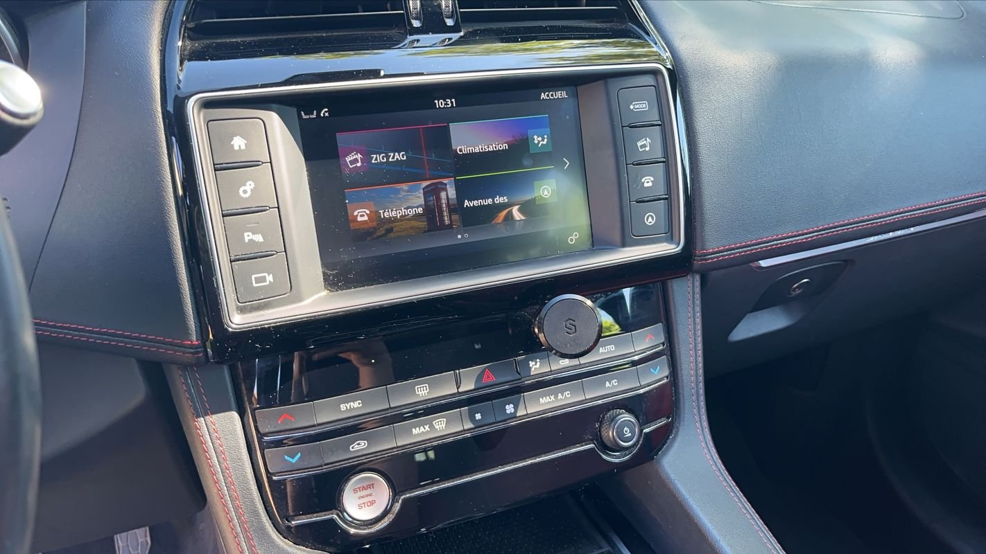 Jaguar F-Pace - Photo 29
