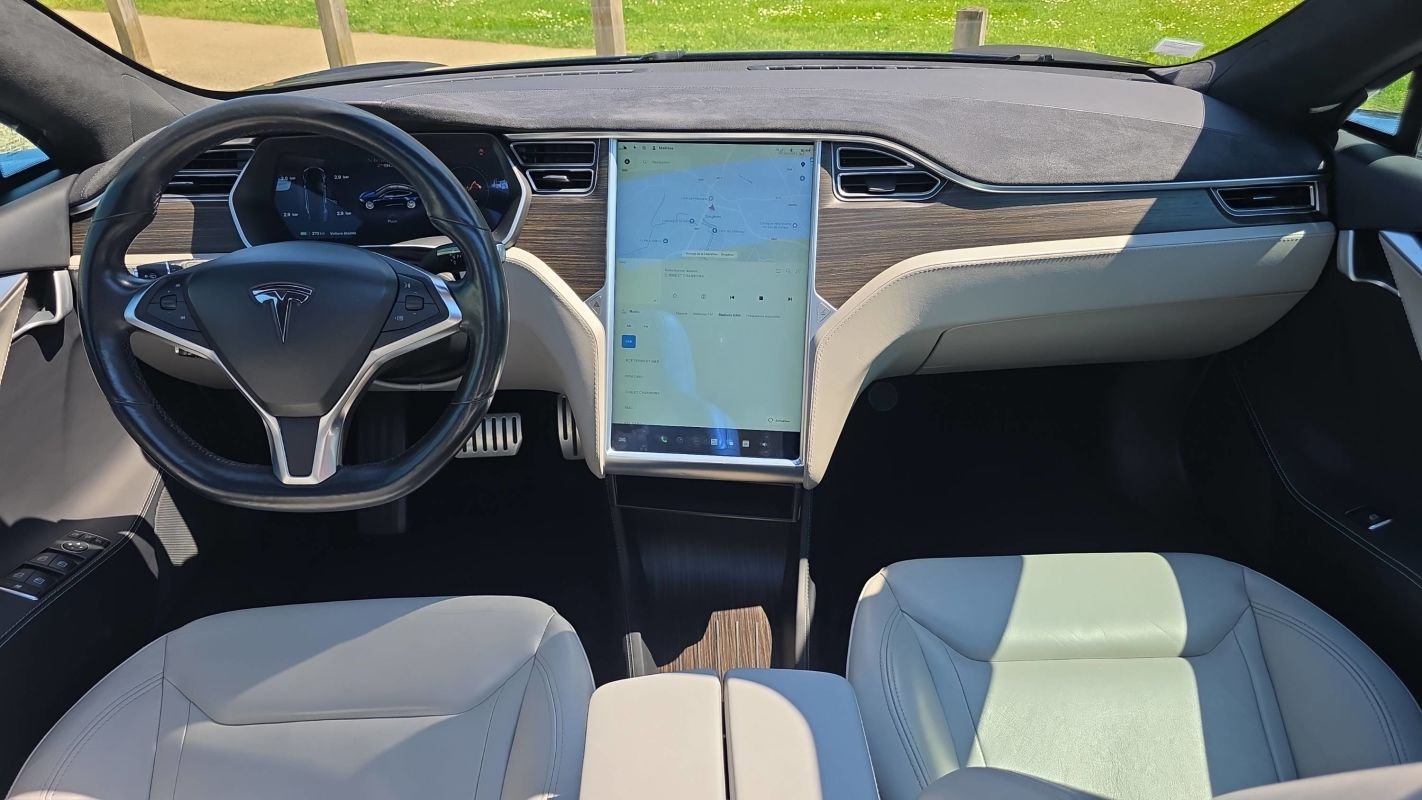 Tesla Model S - Photo 11