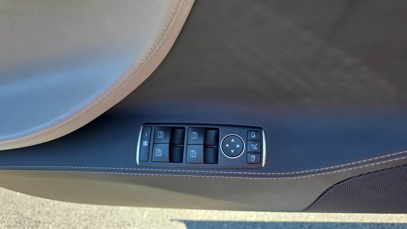 Tesla Model S - Photo 13