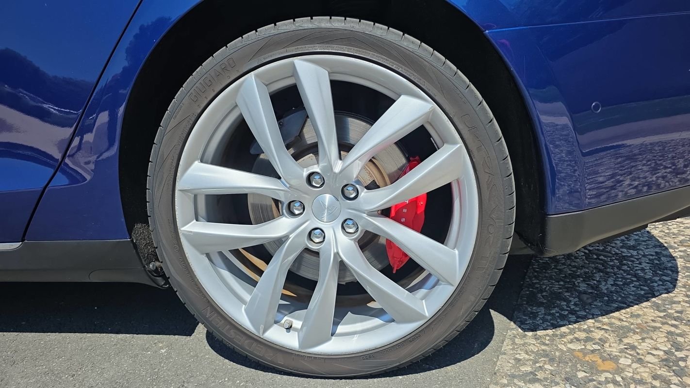 Tesla Model S - Photo 19