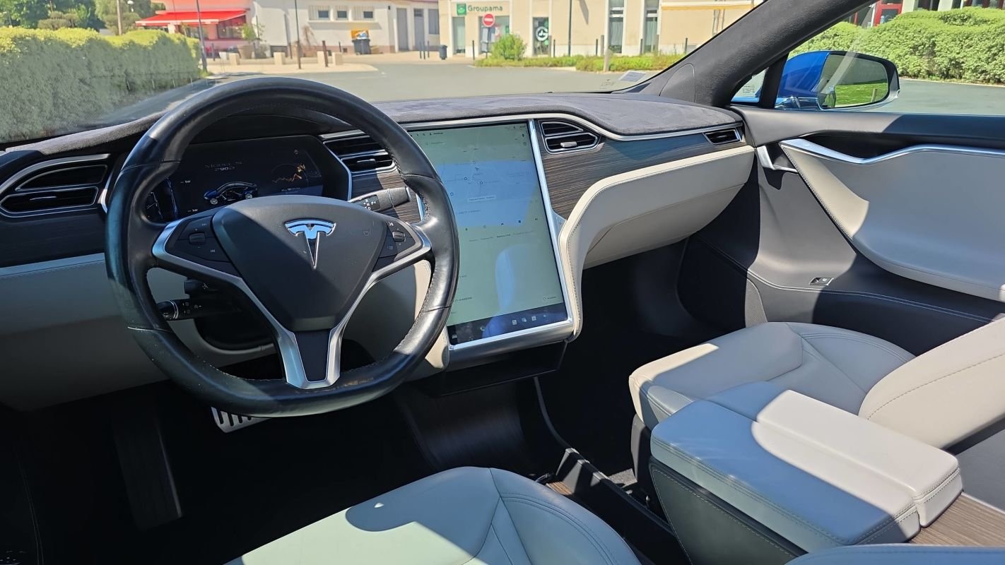 Tesla Model S - Photo 8