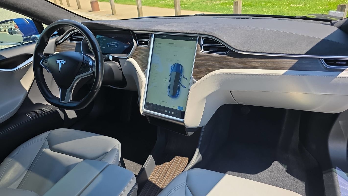 Tesla Model S - Photo 10