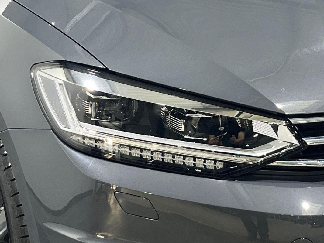 Volkswagen Touran - Photo 25