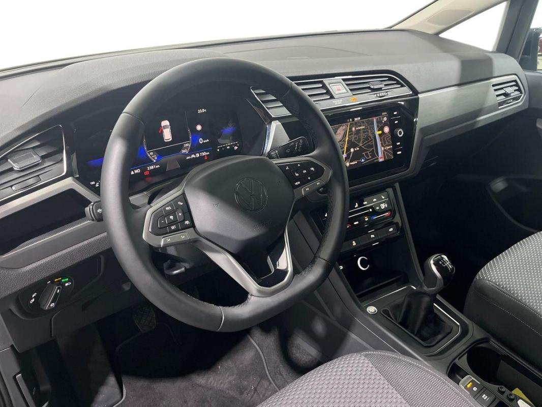 Volkswagen Touran - Photo 9