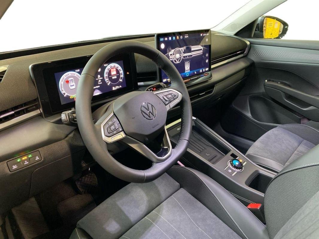 Volkswagen T-Roc - Photo 25