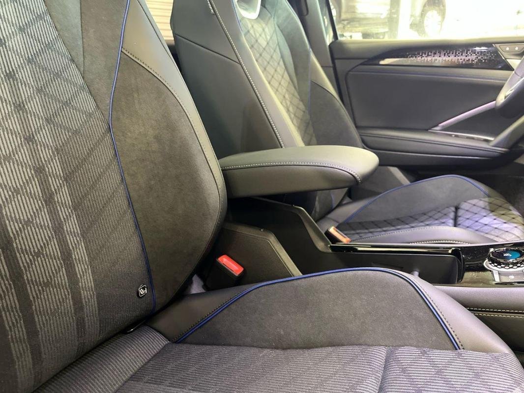 Volkswagen Tiguan - Photo 12