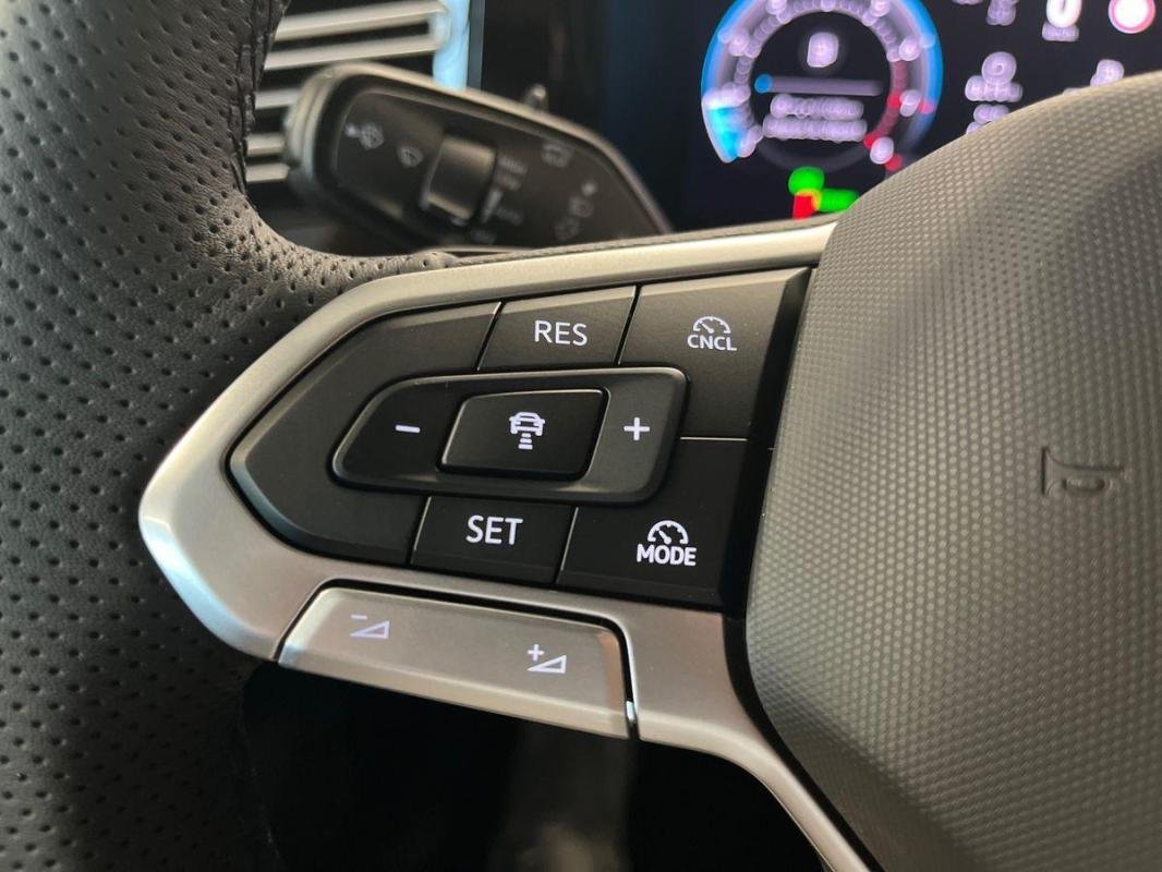 Volkswagen Tiguan - Photo 21