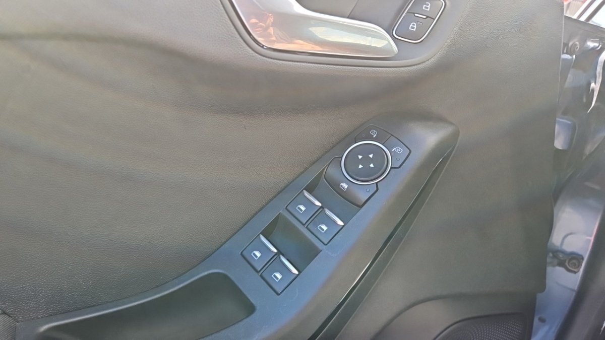Ford Fiesta - Photo 22
