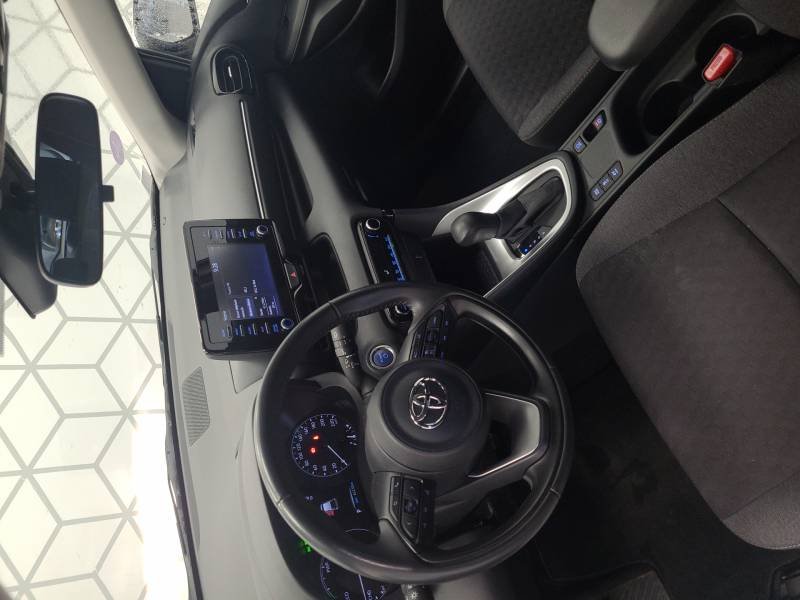 Toyota Yaris - Photo 11