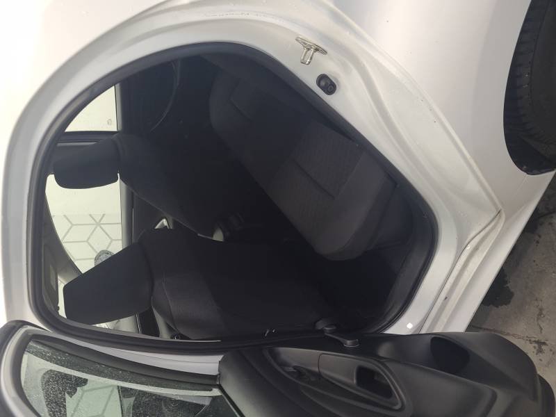 Toyota Yaris - Photo 13