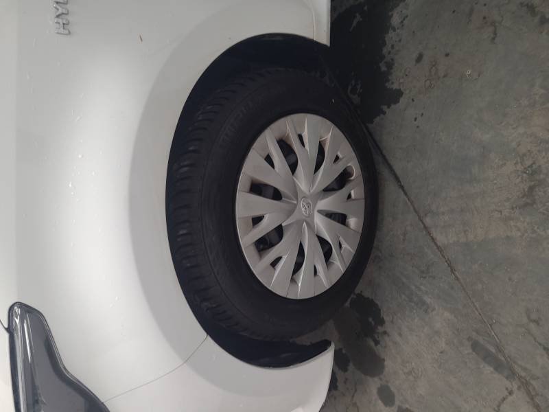 Toyota Yaris - Photo 9