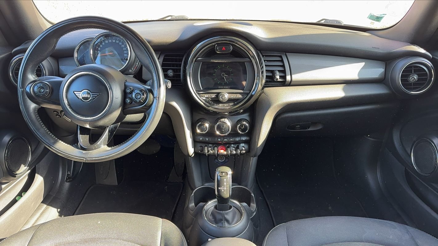 Mini Cabrio - Photo 11